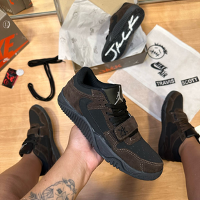 Bota Jordan Travis Scott Jack Marrom Preta Masculino