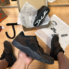 Bota Jordan Travis Scott Jack Marrom Preta Masculino