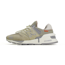 Tênis New Balance 997 Madness