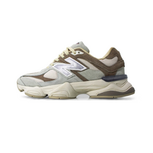Tênis New Balance 9060