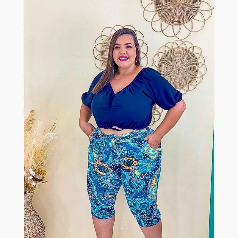 Calça Feminina Capri Plus Size Ciclista com Laço e Bolsos - Estilo e Conforto