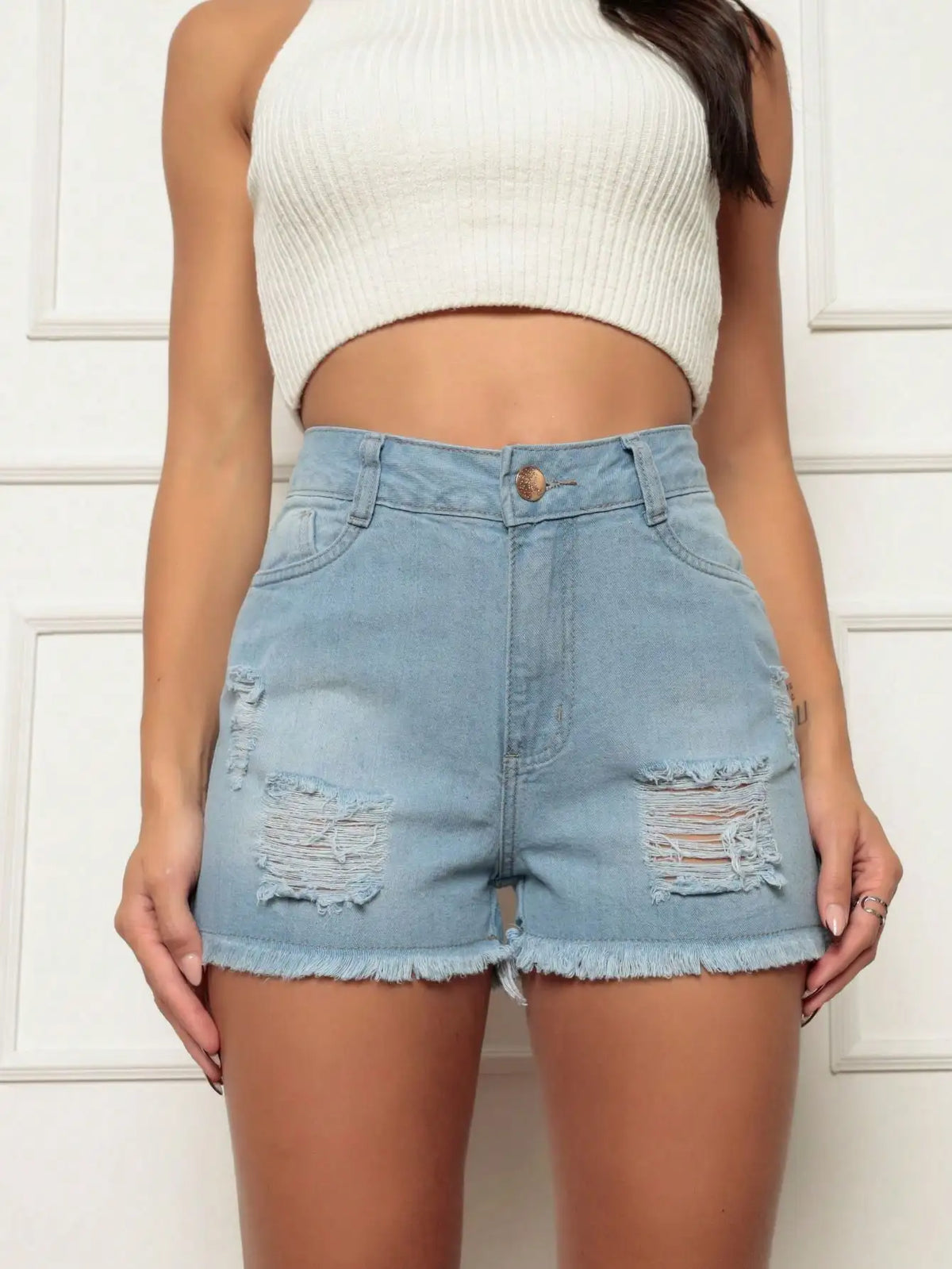 Short Jeans Feminino com Detalhes