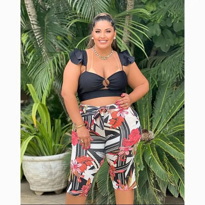 Calça Feminina Capri Plus Size Ciclista com Laço e Bolsos - Estilo e Conforto