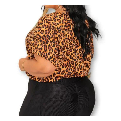 Blusa Cropped Plus Size Feminina com Decote V e Manga Curta