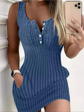 Vestido Mini Justo com Decote em V e Detalhes de Botões