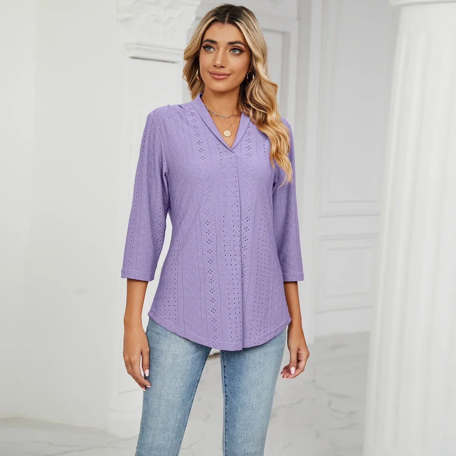 Blusa Casual Feminina com Decote em V e Mangas Três Quartos