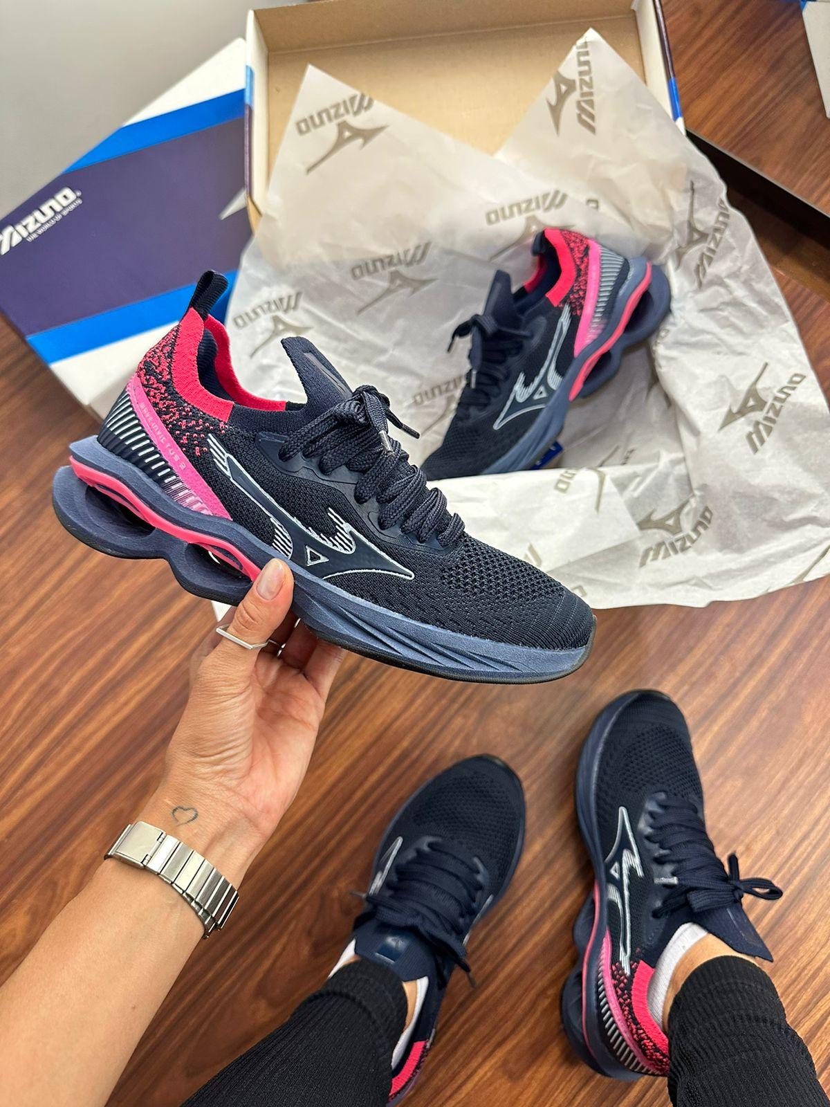 Tênis Mizuno Wave Invictus Feminino