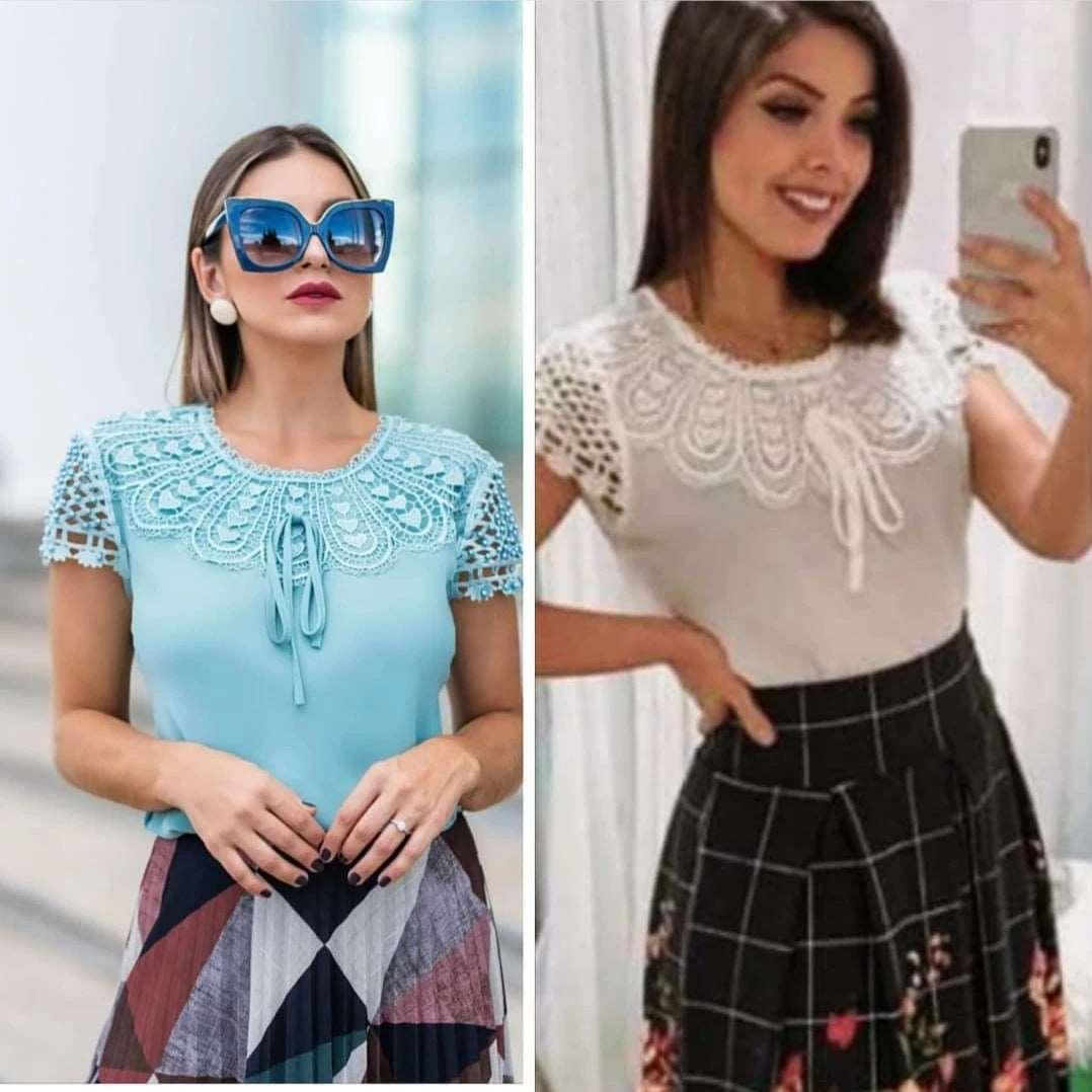 Blusa Feminina com Detalhes em Pérolas